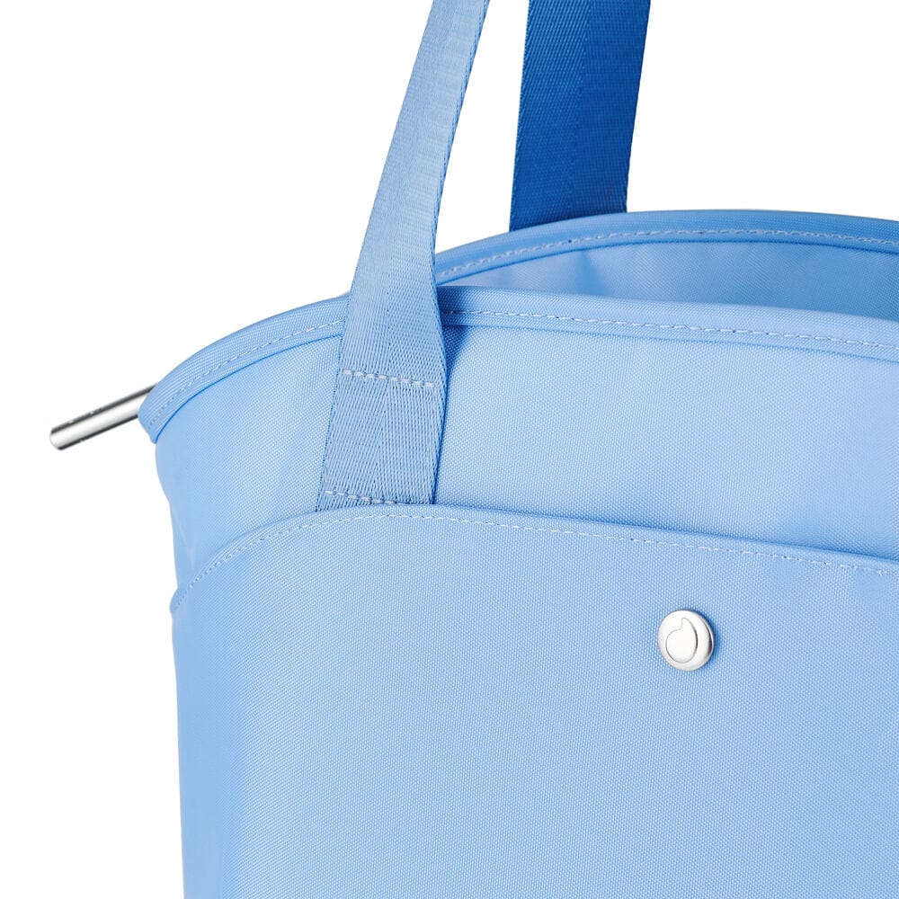 lunch-tote-p0 5341821_02-Swell-Lunch-Tote-Bag-Chambray-Blue-Pocket-Detail_3bd7.jpg