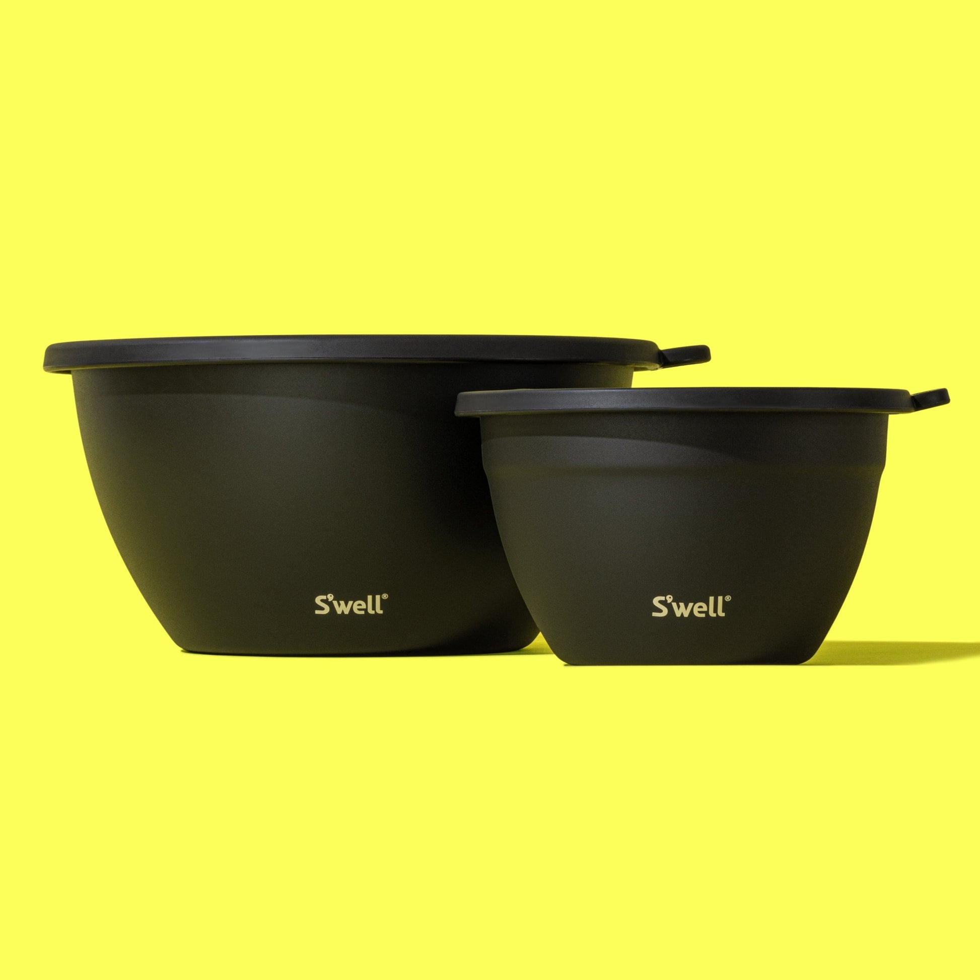 salad-bowl-kit-xl-184oz-y7 Swell-Onyx-Salad-Bowl-XL-Lifestyle.jpg
