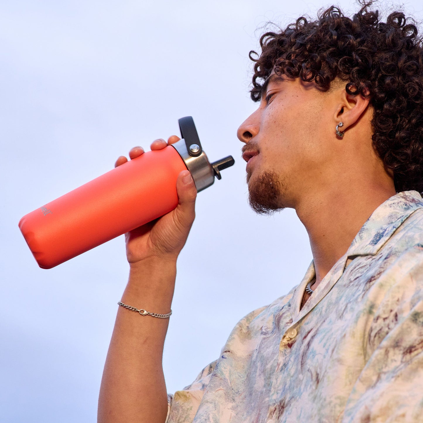 explorer-with-flip-straw-lid-24oz-r5 Swell-Radiant-Coral-Explorer.jpg