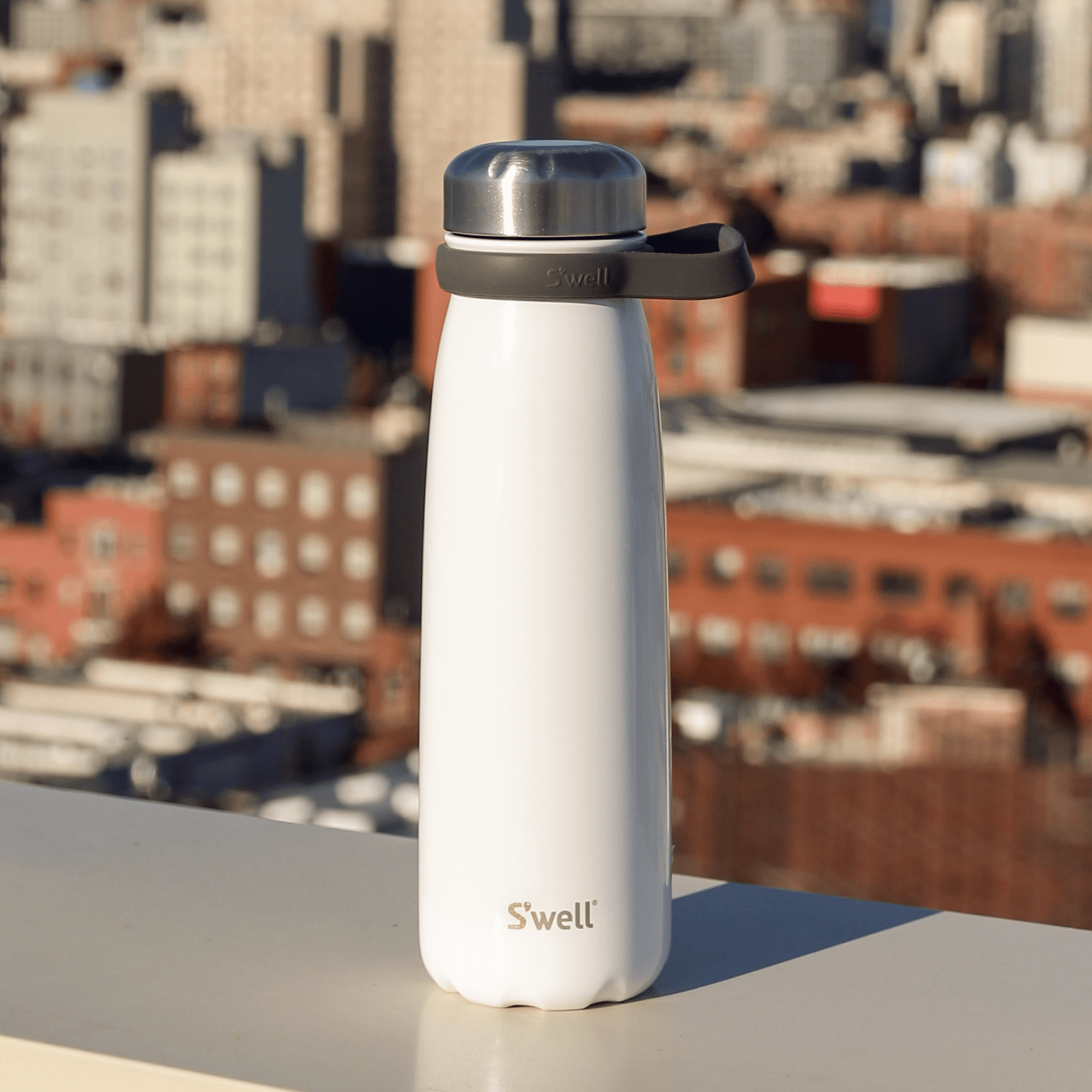 traveler-40oz-d8 Swell-Water-Bottle-Traveler-40oz-White-Angel-Food-Lifestyle.png