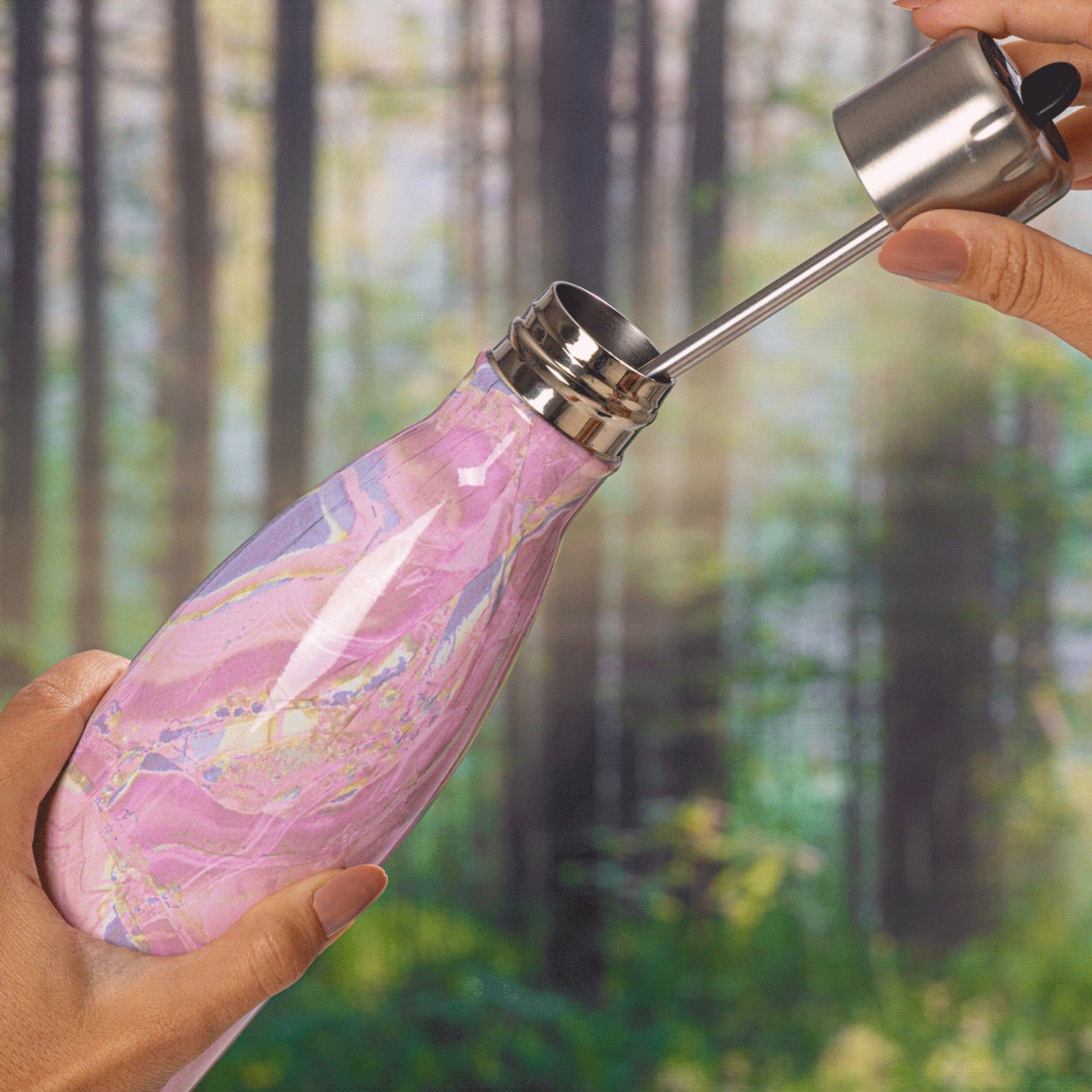original-bottle-with-flip-straw-cap-17oz-d1 Swell-Water-Bottle-With-Straw-17oz-Pink-Geode-Rose-LifeStyle.jpg